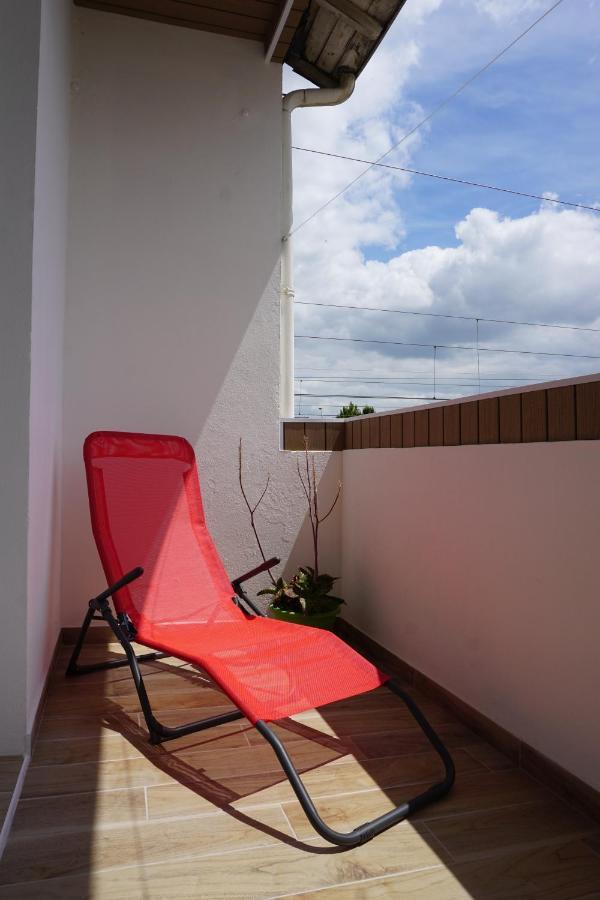 Appart Chic & Moderne Avec Balcon 라로츠수르욘 외부 사진